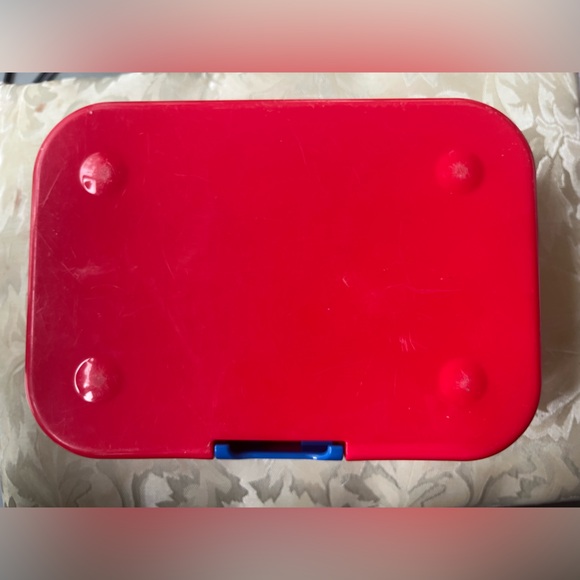 Red Kids Lunchbox - Picture 3 of 3